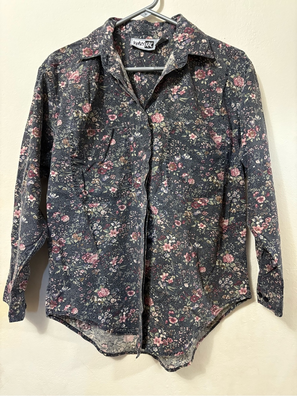 Women’s vintage Krazy Kat black floral button-up shirt size small
